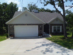 45 Linn Creek Rd.. Lake Ozark, MO 65047