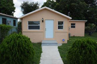 7156 NW 15th Ct, Miami, FL 33150