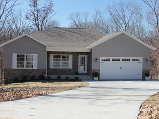 83 Jeanie Dr. Lake Ozark, MO 65047